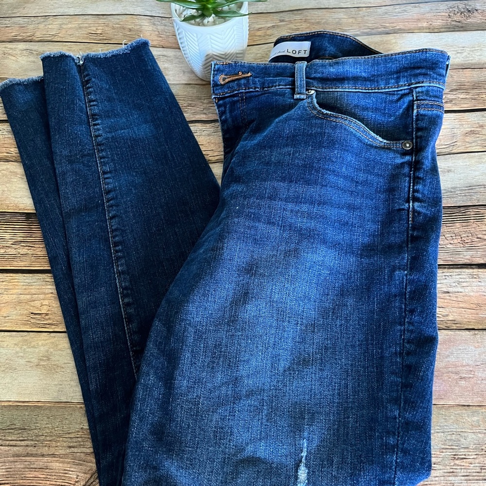 Loft Modern Skinny Distressed Jeans Size 29/8